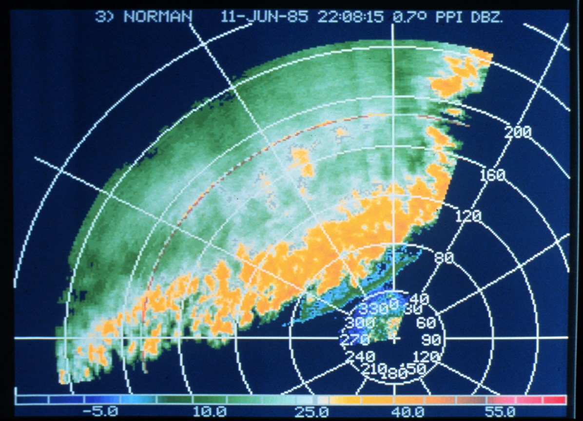 01Sturmfront_auf_Doppler-Radar-Schirm.jpg